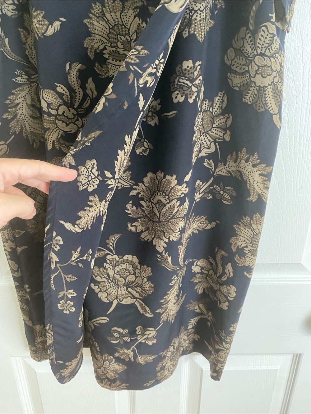 Vintage Jones New York Navy Floral 100% Silk Midi Skirt - Picture 3 of 5